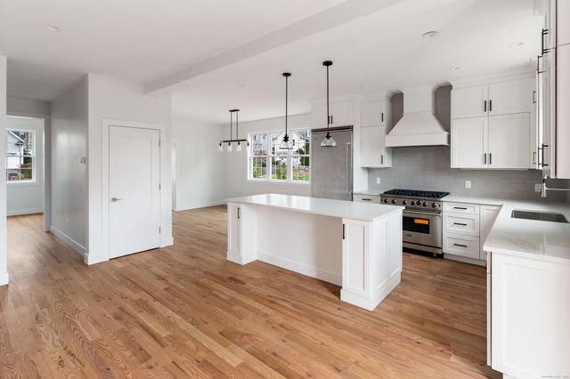 12 Walnut Ridge Court, Stamford, CT 06905