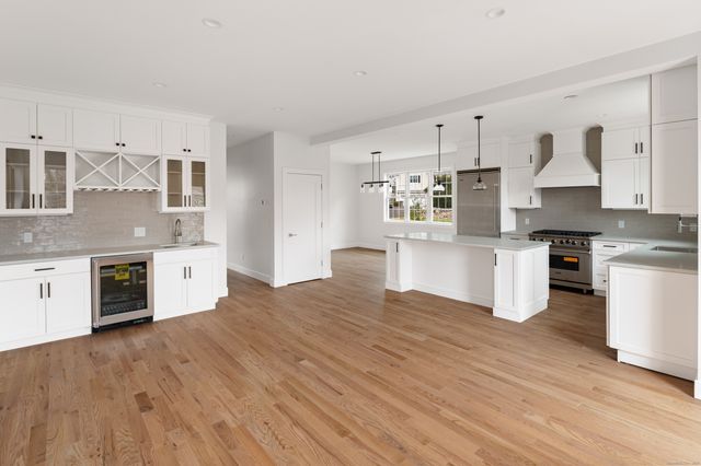 12 Walnut Ridge Court, Stamford, CT 06905