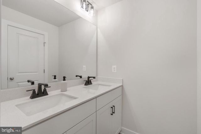 45176 DROWES TER, Sterling, VA 20166