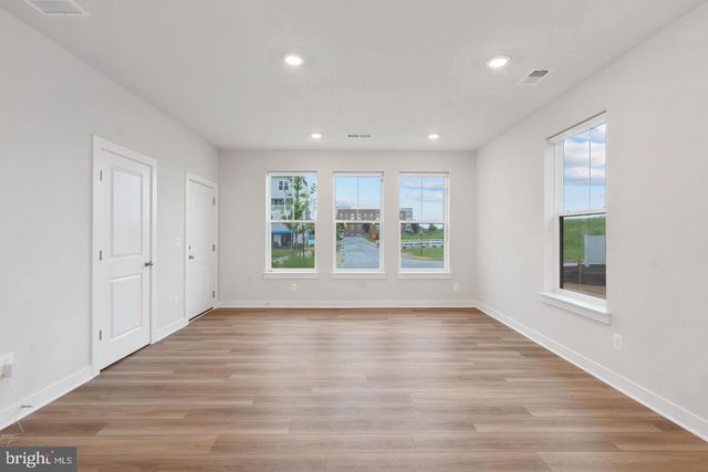 45176 DROWES TER, Sterling, VA 20166