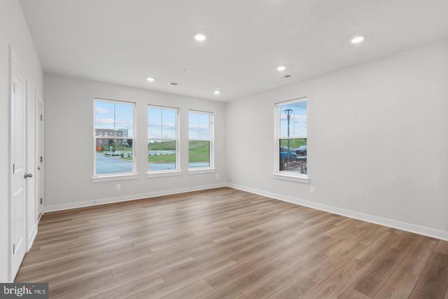 45176 DROWES TER, Sterling, VA 20166