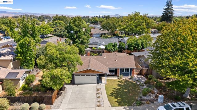 720 Leland Way, Livermore, CA 94550