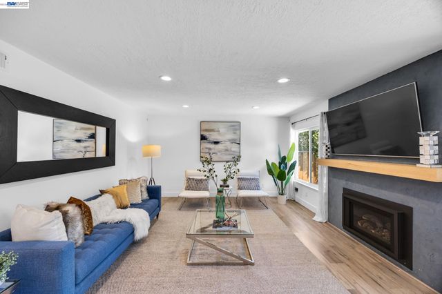 720 Leland Way, Livermore, CA 94550