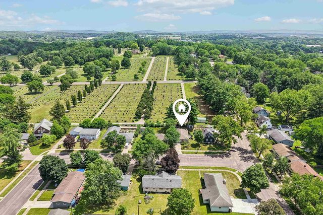 730 Meadow Lane, Reedsburg, WI 53959