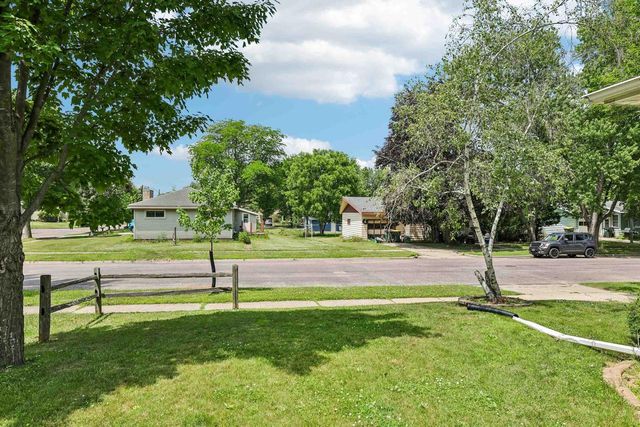 730 Meadow Lane, Reedsburg, WI 53959