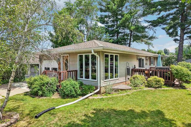 730 Meadow Lane, Reedsburg, WI 53959