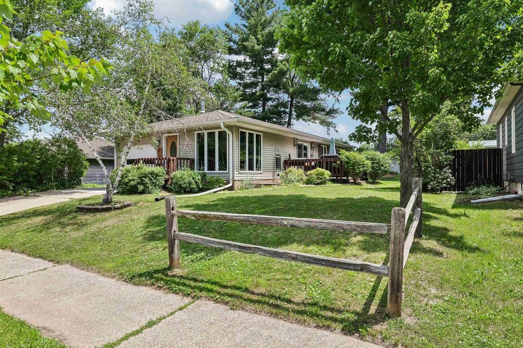 730 Meadow Lane, Reedsburg, WI 53959