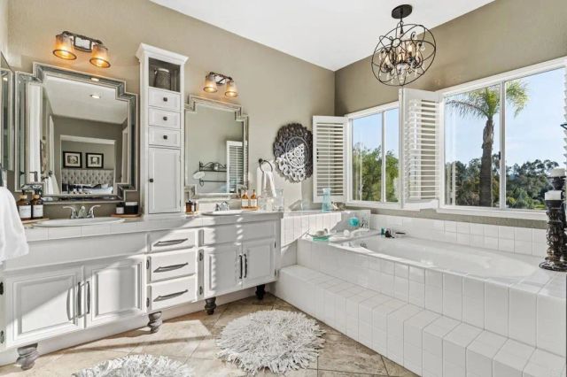 2763 Canyon Oak Place, Escondido, CA 92029