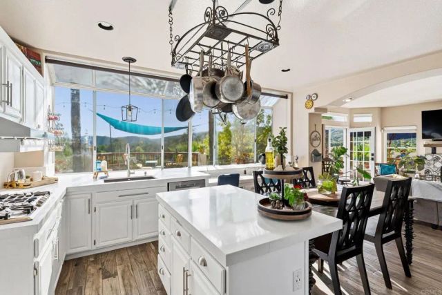 2763 Canyon Oak Place, Escondido, CA 92029