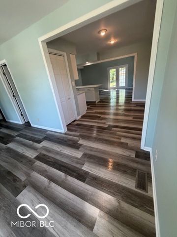 1449 Biloxi Lane, Beech Grove, IN 46107