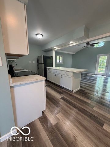 1449 Biloxi Lane, Beech Grove, IN 46107