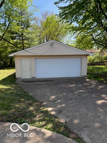 1449 Biloxi Lane, Beech Grove, IN 46107