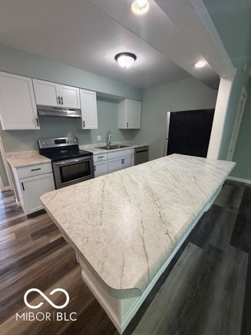 1449 Biloxi Lane, Beech Grove, IN 46107