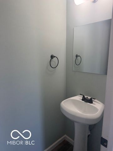 1449 Biloxi Lane, Beech Grove, IN 46107