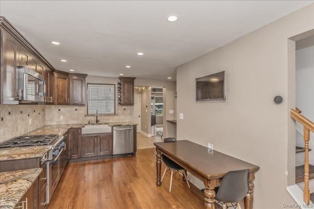 306 Latham Road, Mineola, NY 11501