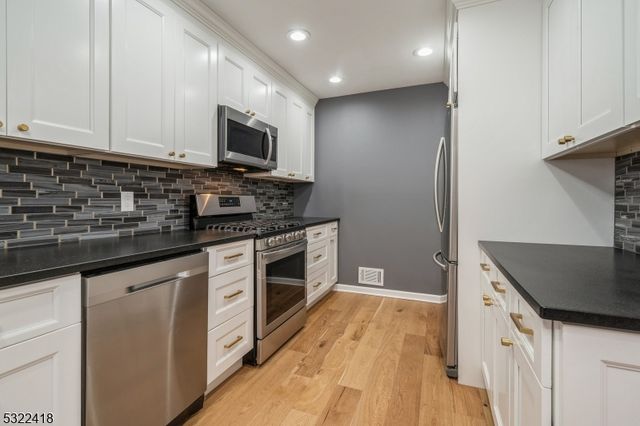 39 Sugar Maple Ln, Hardyston Twp., NJ 07419