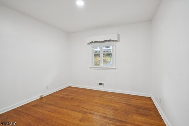 280 E Cedar St, Livingston Twp., NJ 07039