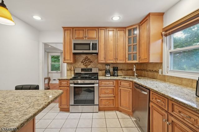 280 E Cedar St, Livingston Twp., NJ 07039