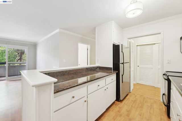 385 Jayne Avenue 205, Oakland, CA 94610