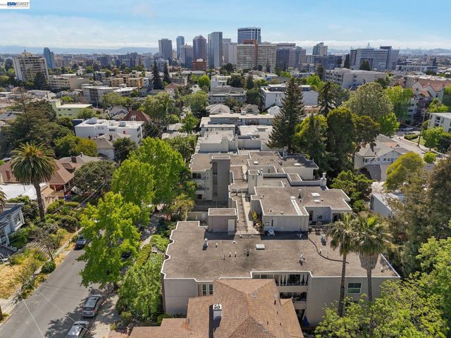 385 Jayne Avenue 205, Oakland, CA 94610