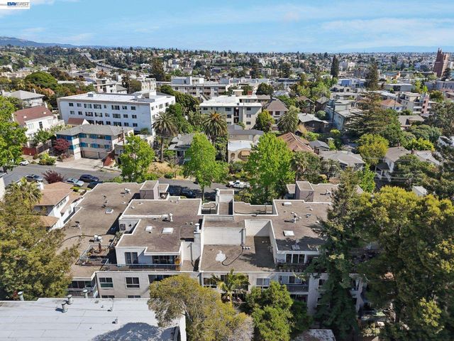 385 Jayne Avenue 205, Oakland, CA 94610