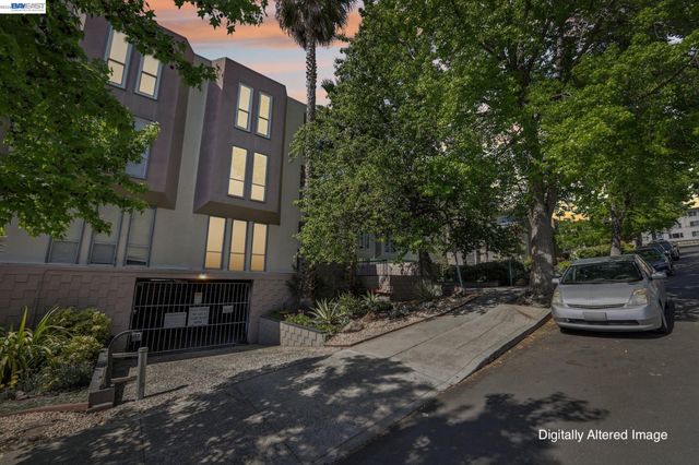 385 Jayne Avenue 205, Oakland, CA 94610