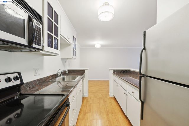 385 Jayne Avenue 205, Oakland, CA 94610