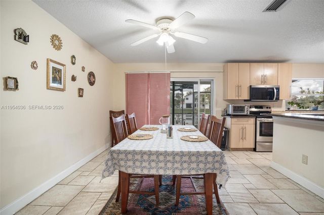 13930 Oak Ridge Dr, Davie, FL 33325