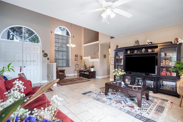 13930 Oak Ridge Dr, Davie, FL 33325