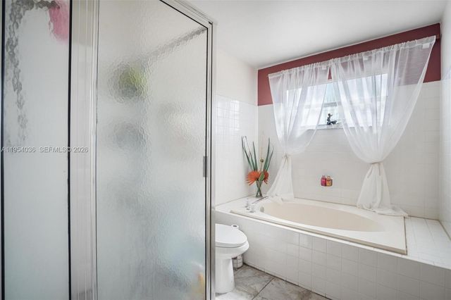 13930 Oak Ridge Dr, Davie, FL 33325