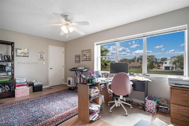 13930 Oak Ridge Dr, Davie, FL 33325