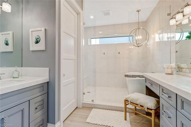 5130 Alpha CT, Naples, FL 34105