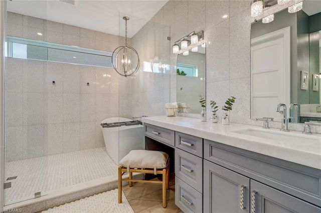 5130 Alpha CT, Naples, FL 34105