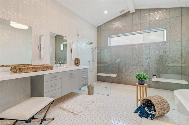 5130 Alpha CT, Naples, FL 34105