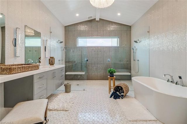 5130 Alpha CT, Naples, FL 34105