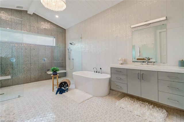 5130 Alpha CT, Naples, FL 34105