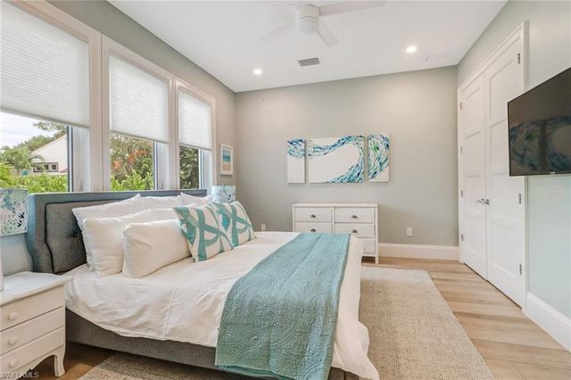 5130 Alpha CT, Naples, FL 34105