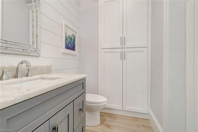 5130 Alpha CT, Naples, FL 34105