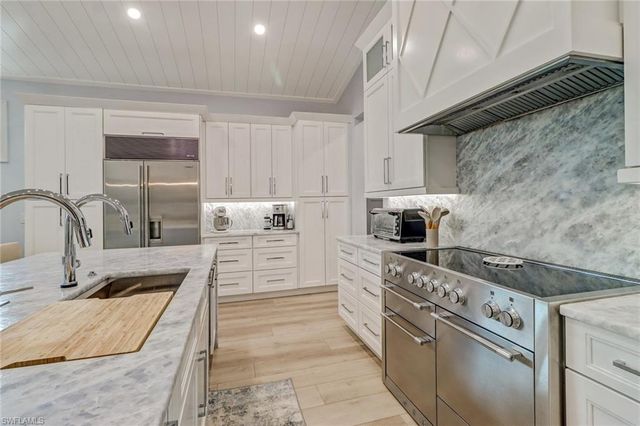 5130 Alpha CT, Naples, FL 34105