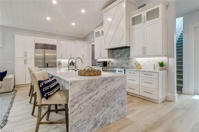 5130 Alpha CT, Naples, FL 34105