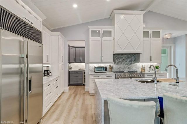 5130 Alpha CT, Naples, FL 34105