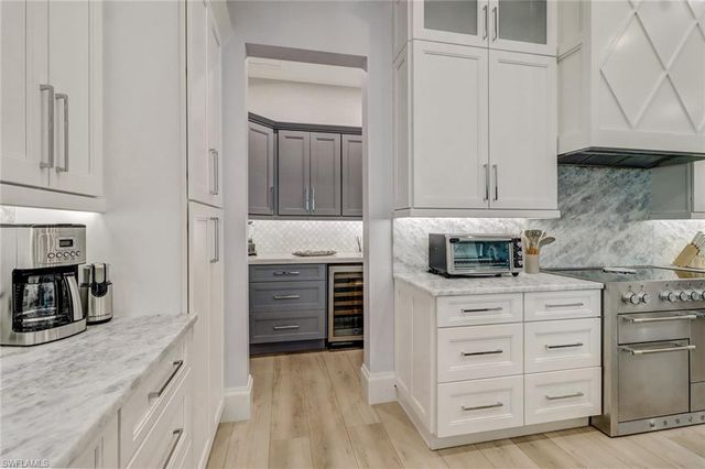 5130 Alpha CT, Naples, FL 34105