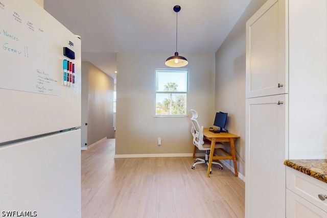 350 Robin Hood CIR 202, Naples, FL 34104