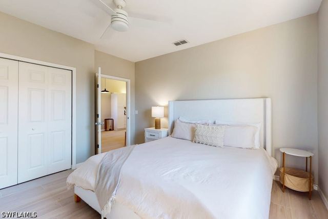 350 Robin Hood CIR 202, Naples, FL 34104