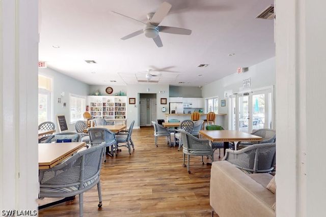 350 Robin Hood CIR 202, Naples, FL 34104