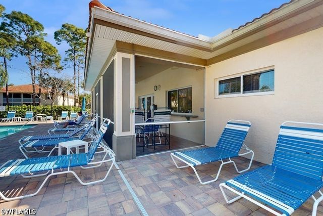 350 Robin Hood CIR 202, Naples, FL 34104