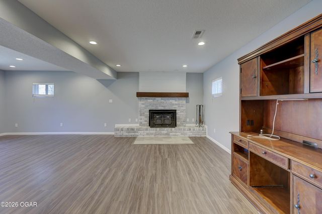 1350 Rainbow Drive, Joplin, MO 64804