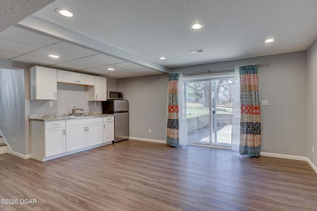 1350 Rainbow Drive, Joplin, MO 64804