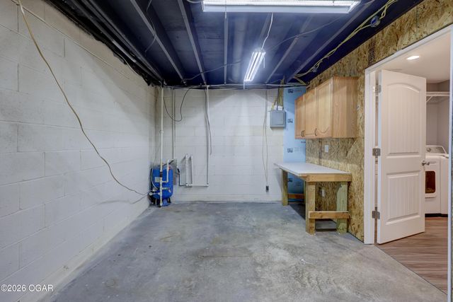 1350 Rainbow Drive, Joplin, MO 64804