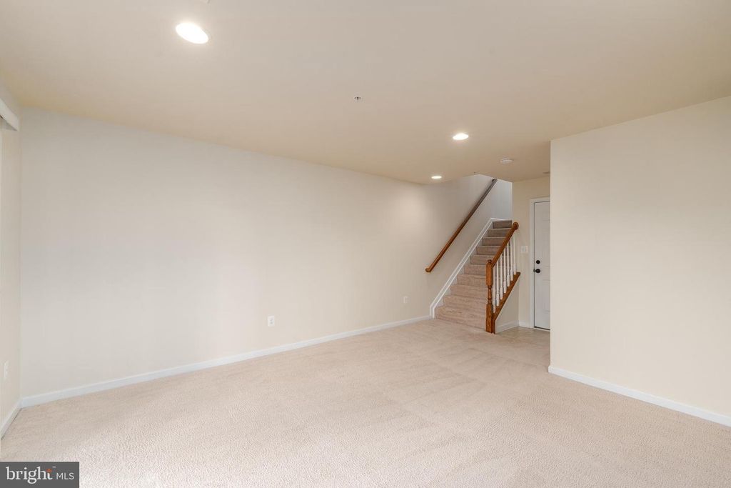 8616 RED ROCK LN, Laurel, MD 20724